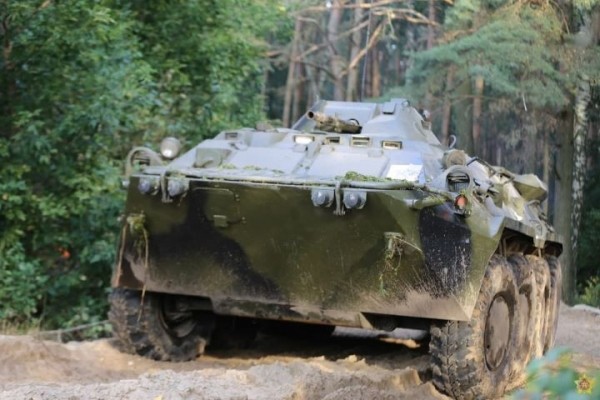 Марш с полигона «Доманово» на полигон «Брестский» с преодолением водной преграды. Фоторепортаж Марш с полигона «Доманово» на полигон «Брестский» с преодолением водной преграды. Фоторепортаж