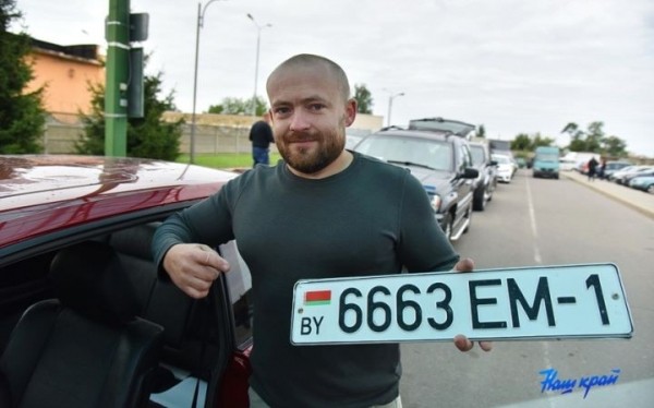 Почему в МРЭО ГАИ Барановичей большие очереди?