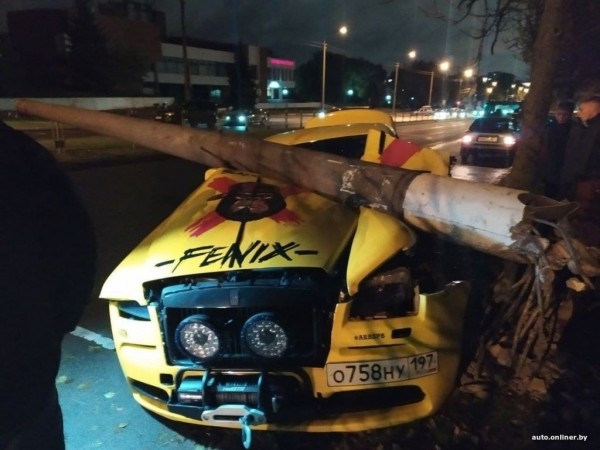 В Минске разбили Rolls-Royce Wraith В Минске разбили Rolls-Royce Wraith