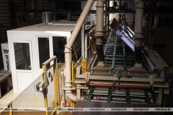 «Ивацевичдрев» - одно из крупнейших белорусских деревообрабатывающих предприятий «Ивацевичдрев» - одно из крупнейших белорусских деревообрабатывающих предприятий