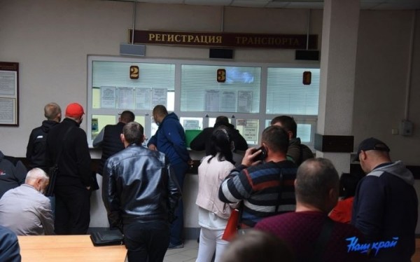 Почему в МРЭО ГАИ Барановичей большие очереди?
