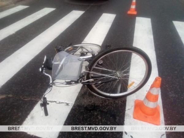 В Березе женщина-водитель сбила велосипедиста В Березе женщина-водитель сбила велосипедиста