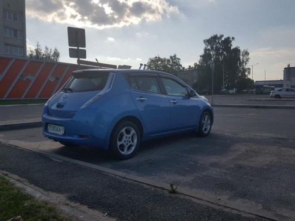 Сколько можно сэкономить, если пересесть с бензиновой машины на электрическую, рассказала жительница Барановичей