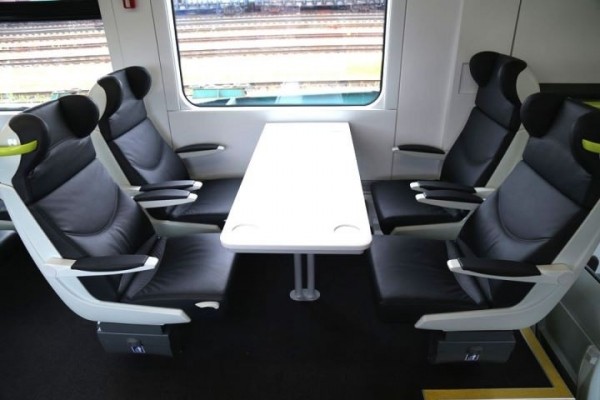 Современный дизель-поезд ДП6 выйдет на маршрут Минск-Пинск Современный дизель-поезд ДП6 выйдет на маршрут Минск-Пинск