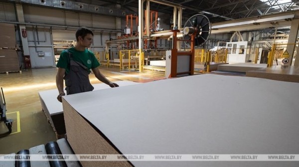 «Ивацевичдрев» - одно из крупнейших белорусских деревообрабатывающих предприятий «Ивацевичдрев» - одно из крупнейших белорусских деревообрабатывающих предприятий