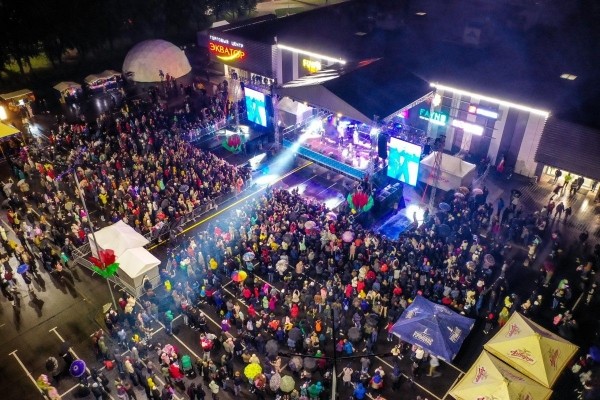 Сегодня в Бресте на Экваторе
             
                Сегодня в Бресте на Экваторе