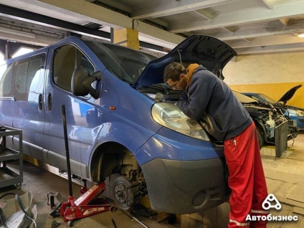 «Отдыхать учителю некогда, слишком много бумаг». Бросил преподавание физики и стал автомехаником «Отдыхать учителю некогда, слишком много бумаг». Бросил преподавание физики и стал автомехаником