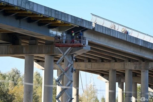 Ремонт «нового» моста в Кобрине выполнен на 75% Ремонт «нового» моста в Кобрине выполнен на 75%