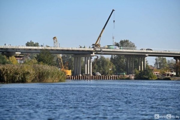 Ремонт «нового» моста в Кобрине выполнен на 75% Ремонт «нового» моста в Кобрине выполнен на 75%