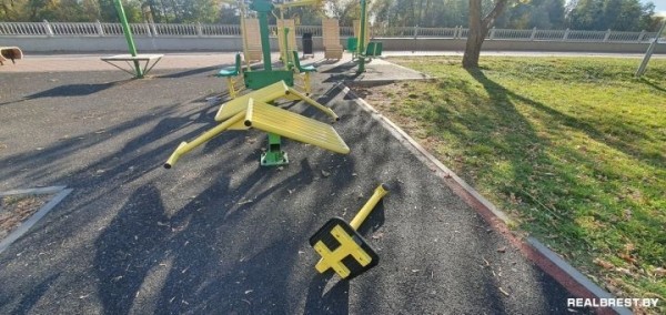 В Бресте вандалы оказались сильнее спортсменов?
             
                В Бресте вандалы оказались сильнее спортсменов?