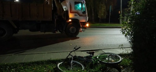 Грузовик MAN сбил подростка на велосипеде на пешеходном переходе в Барановичах Грузовик MAN сбил подростка на велосипеде на пешеходном переходе в Барановичах