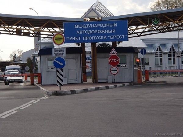 Пассажир рейсового автобуса пытался провезти психотроп через границу в Бресте Пассажир рейсового автобуса пытался провезти психотроп через границу в Бресте