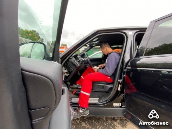 «Отдыхать учителю некогда, слишком много бумаг». Бросил преподавание физики и стал автомехаником «Отдыхать учителю некогда, слишком много бумаг». Бросил преподавание физики и стал автомехаником