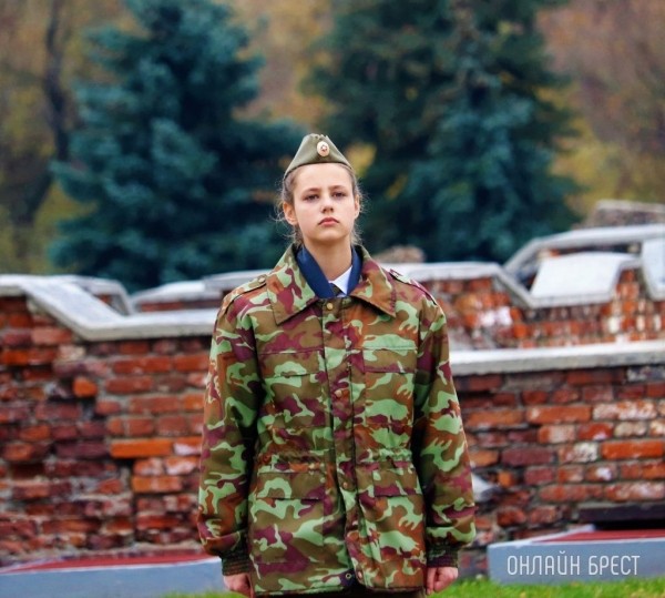 
                Читатель: Брестские школьники продолжают нести почётную Вахту в Брестской крепости
            