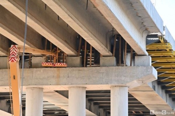 Ремонт «нового» моста в Кобрине выполнен на 75% Ремонт «нового» моста в Кобрине выполнен на 75%