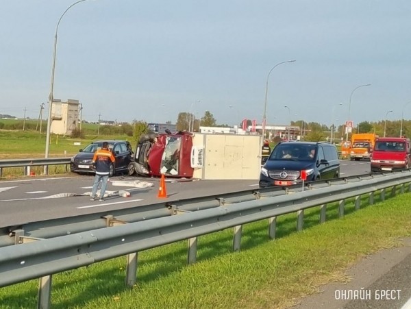 
                Серьёзное ДТП произошло под Брестом (недалеко от Лукойла, Тельмы-2)
            