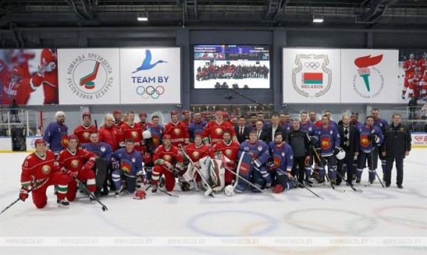 Хоккейная команда Президента выиграла у сборной Брестской области в матче любительского турнира Хоккейная команда Президента выиграла у сборной Брестской области в матче любительского турнира