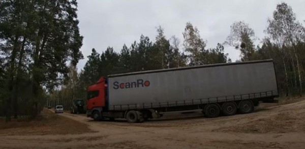 Белорусский дальнобойщик на двое суток застрял посреди леса в Польше Белорусский дальнобойщик на двое суток застрял посреди леса в Польше