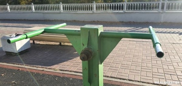 В Бресте вандалы оказались сильнее спортсменов?
             
                В Бресте вандалы оказались сильнее спортсменов?