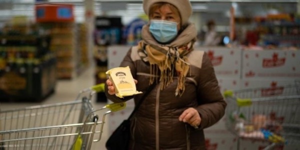 Что в корзине у пенсионерки на 30 рублей