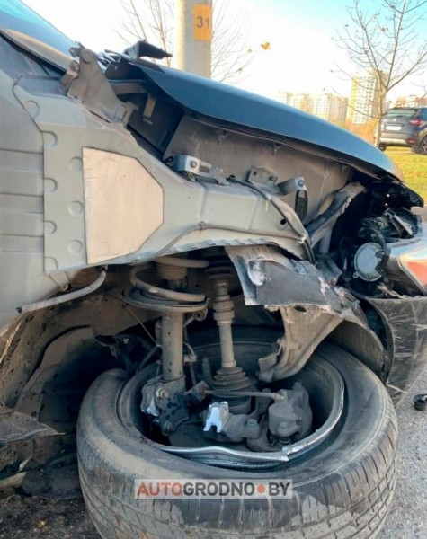 «Вы где находитесь?» «Может, в Бресте?» В Гродно водитель фуры протаранил Infiniti