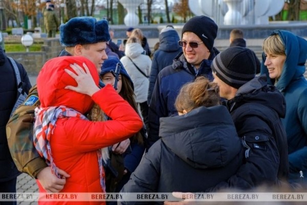 Новобранцы Березовского гарнизона приняли военную присягу