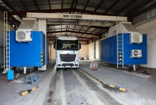 Брестская таможня ежедневно пополняет республиканский бюджет на миллион долларов Брестская таможня ежедневно пополняет республиканский бюджет на миллион долларов