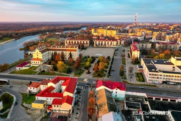 ВаськаПилот показал, как выглядит Пинск с высоты
ВаськаПилот показал, как выглядит Пинск с высоты