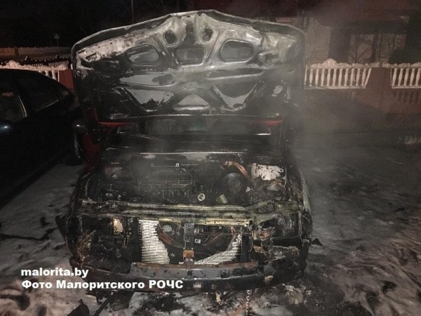 В Малорите горел автомобиль В Малорите горел автомобиль