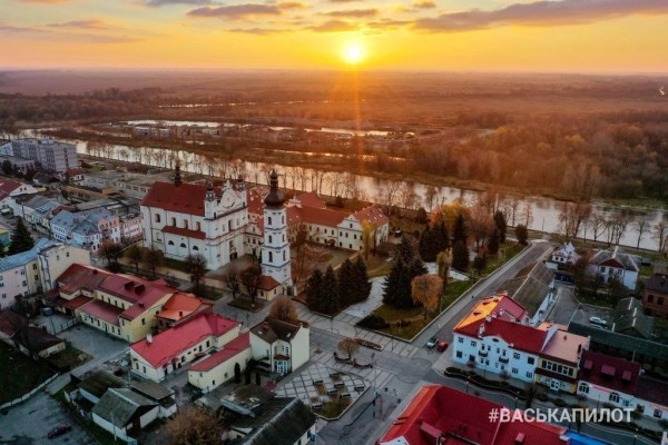 ВаськаПилот показал, как выглядит Пинск с высоты
ВаськаПилот показал, как выглядит Пинск с высоты