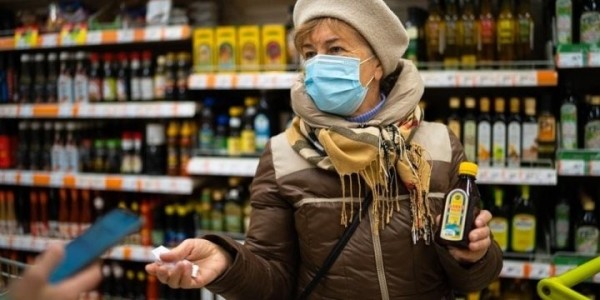 Что в корзине у пенсионерки на 30 рублей