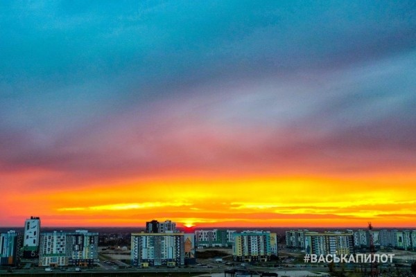 Вчера в Бресте был красивый закат. Делимся фотографиями, которые прислали читатели
Вчера в Бресте был красивый закат. Делимся фотографиями, которые прислали читатели