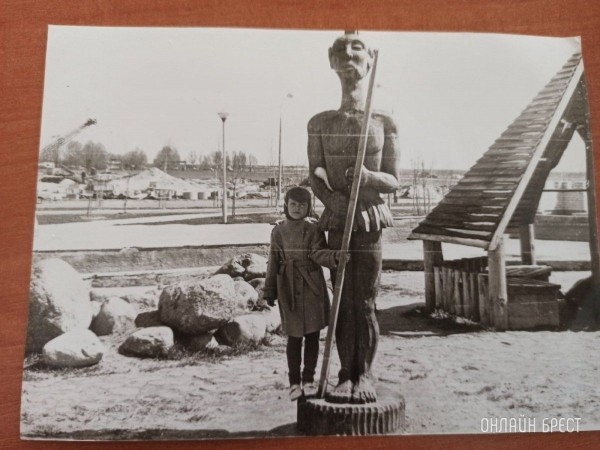 Читатель: Старые фотографии Бреста, м-н Восток
Читатель: Старые фотографии Бреста, м-н Восток