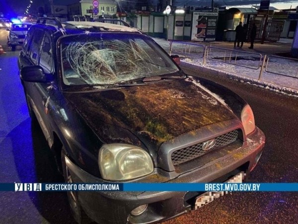 В Барановичах автомобиль сбил пешехода В Барановичах автомобиль сбил пешехода