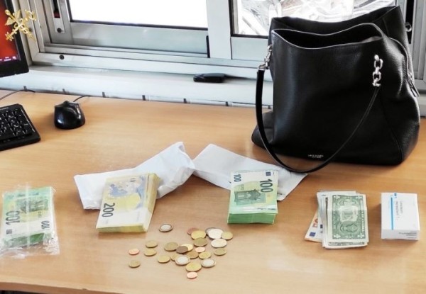 Штраф и большую часть суммы заплатит россиянка за контрабанду валюты через границу в Бресте Штраф и большую часть суммы заплатит россиянка за контрабанду валюты через границу в Бресте