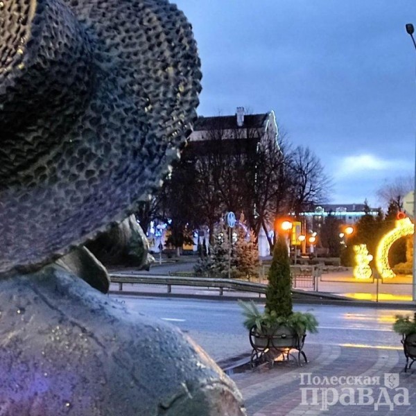 Посмотрите, как Пинск принарядился к праздникам
             
                Посмотрите, как Пинск принарядился к праздникам