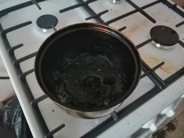 Поставил кастрюлю на плиту и уснул: спасатели предотвратили трагедию в Брестской области Поставил кастрюлю на плиту и уснул: спасатели предотвратили трагедию в Брестской области