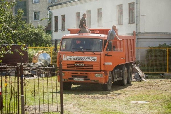 Угол Леваневского - Чапаева. Брест, 2017 год
             
                Угол Леваневского - Чапаева. Брест, 2017 год