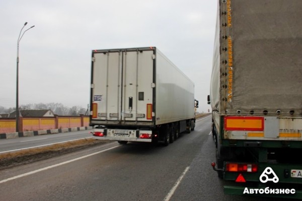 Дек 14 «В основном без очереди лезут брестские». Репортаж из очереди фур в сторону Польши Дек 14 «В основном без очереди лезут брестские». Репортаж из очереди фур в сторону Польши