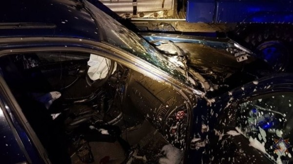 ДТП в Барановичском районе: работники МЧС деблокировали водителя легковушки