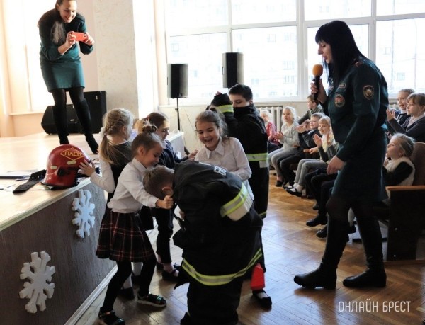 Читатель: Праздник для детей в рамках республиканской акции «Безопасный Новый год» в средней школе № 28 г. Бреста
Читатель: Праздник для детей в рамках республиканской акции «Безопасный Новый год» в средней школе № 28 г. Бреста