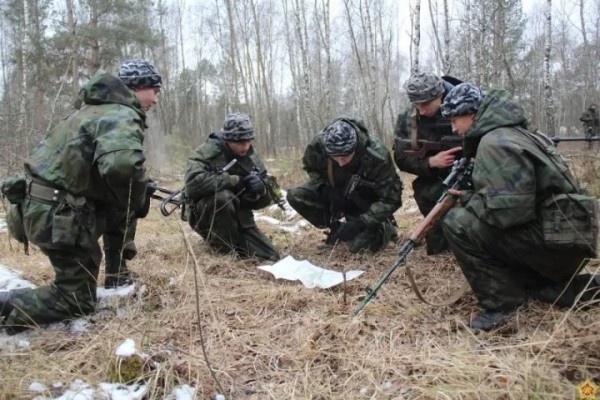 На полигоне Брестский проходят полевые занятия разведчиков 38-й одшбр На полигоне Брестский проходят полевые занятия разведчиков 38-й одшбр