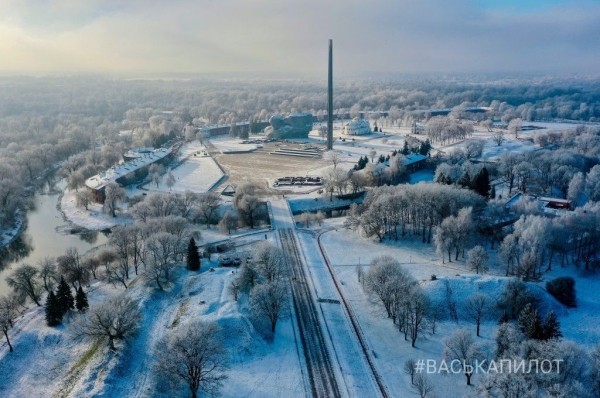 Посмотрите, как красиво в Брестской крепости
             
                Посмотрите, как красиво в Брестской крепости