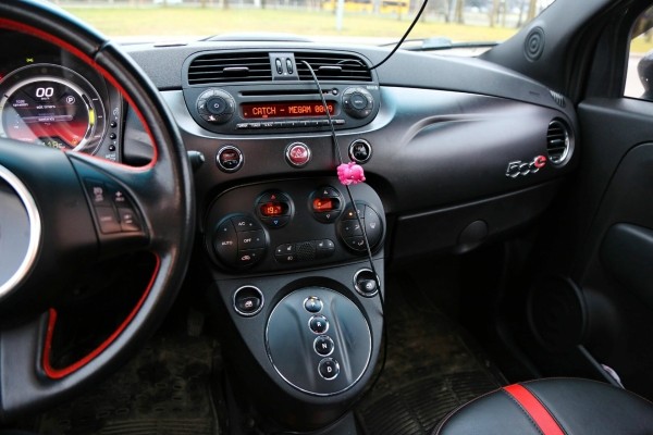 «Электромобиль проигрывает дизелю». Белорус об опыте владения электрическим Fiat 500e «Электромобиль проигрывает дизелю». Белорус об опыте владения электрическим Fiat 500e