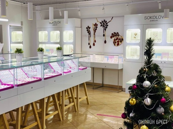 Золотое кольцо от 260 рублей: где в Бресте смотреть новогодние подарки?