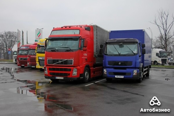 Дек 14 «В основном без очереди лезут брестские». Репортаж из очереди фур в сторону Польши Дек 14 «В основном без очереди лезут брестские». Репортаж из очереди фур в сторону Польши