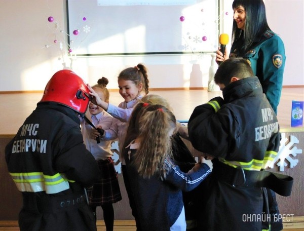 Читатель: Праздник для детей в рамках республиканской акции «Безопасный Новый год» в средней школе № 28 г. Бреста
Читатель: Праздник для детей в рамках республиканской акции «Безопасный Новый год» в средней школе № 28 г. Бреста