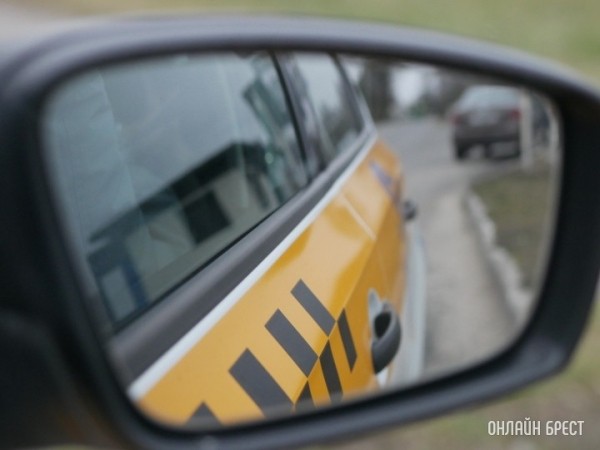 Таксист не отдал клиенту сдачу — 66 копеек. Тот пожаловался в налоговую