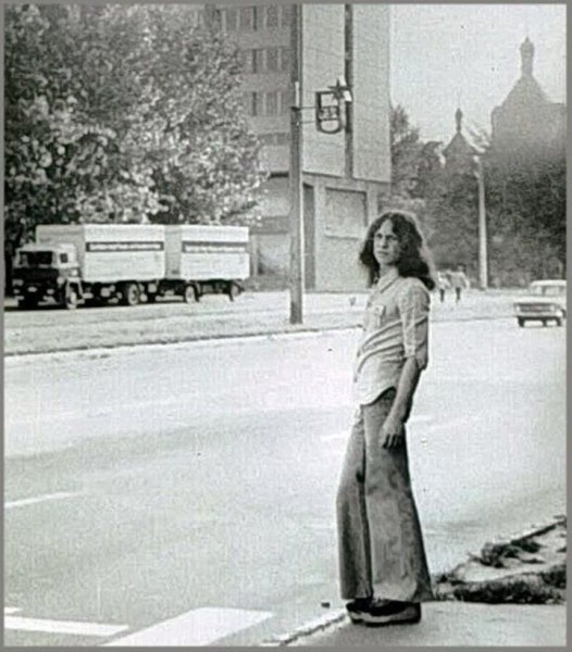 Брест. Лето 1979 года, пешеходный переход через улицу Московскую на пересечении с улицей 17 сентября
             
                Брест. Лето 1979 года, пешеходный переход через улицу Московскую на пересечении с улицей 17 сентября