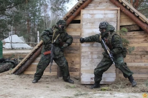 На полигоне Брестский проходят полевые занятия разведчиков 38-й одшбр На полигоне Брестский проходят полевые занятия разведчиков 38-й одшбр